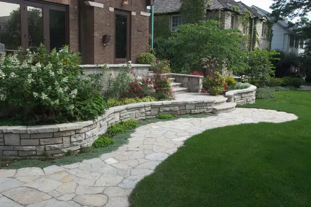 curved retaining wall