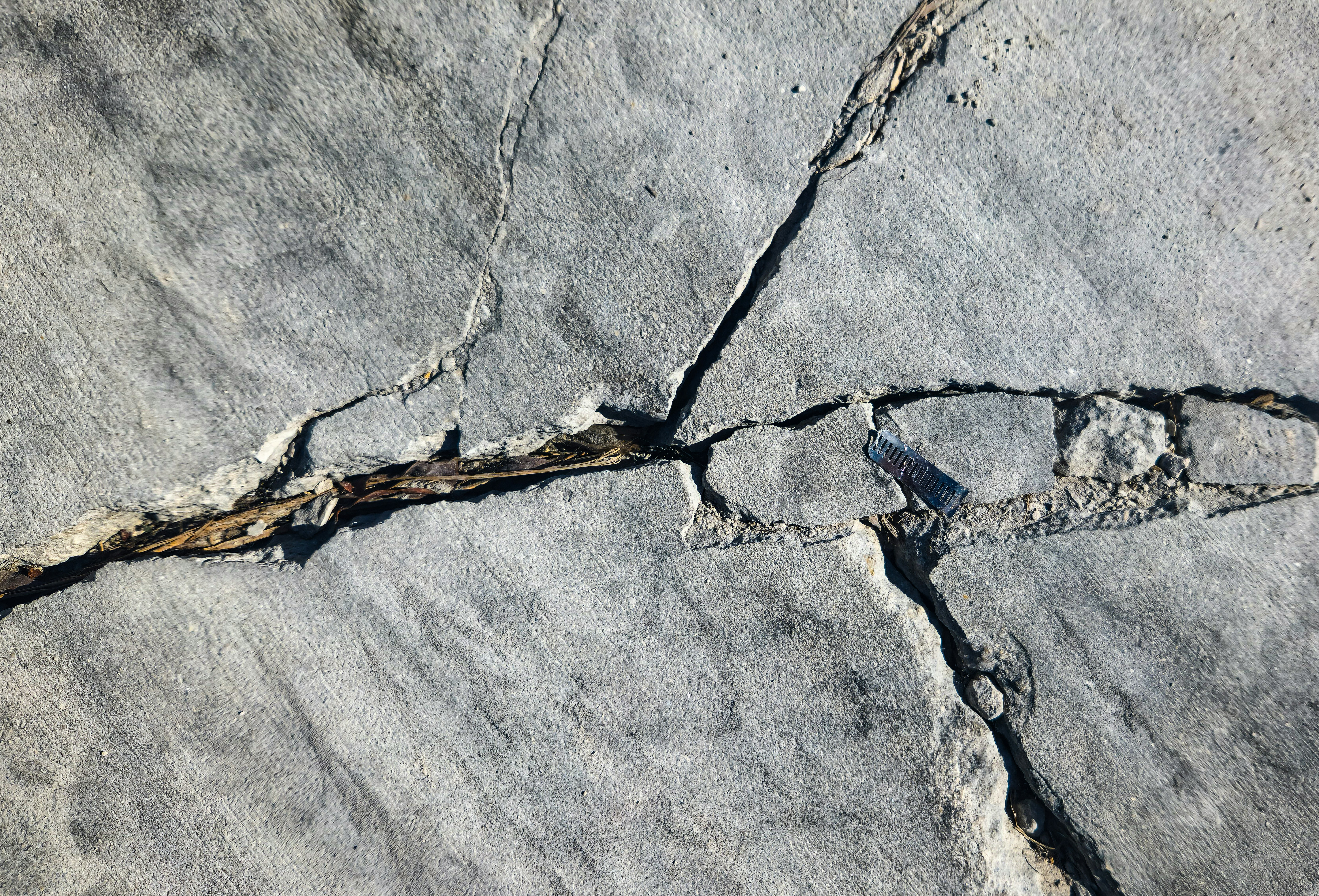 concrete cracks