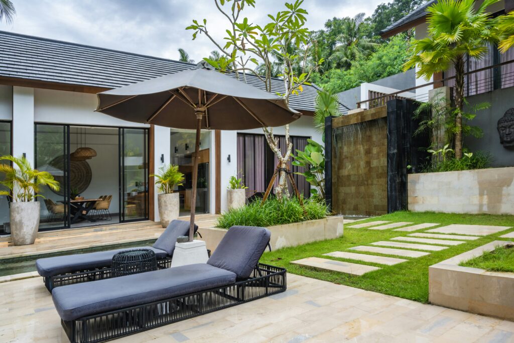 Modern Outdoor Design: Creating Stunning Wood Concrete Patio Spaces 4 modern outdoor design