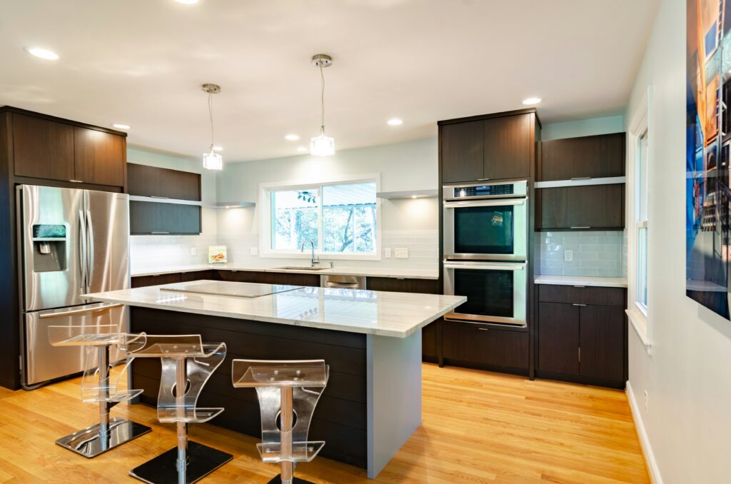 Saline Kitchen Remodel Trends: Smart Designs That Boost Home Value 7 jens behrmann rU R1Gx7RrI unsplash